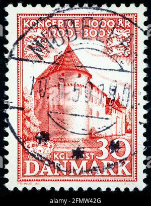 DANIMARCA - CIRCA 1953: Un francobollo stampato in Danimarca mostra il Castello di Nyborg, dal 12 secolo, circa 1953 Foto Stock