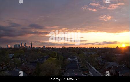 L'area residenziale di lusso di Eglinton e Forest Hill è ambita da famiglie di classe media e superiore e da sviluppatori dell'Ontario. Foto Stock