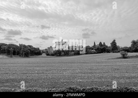 Tomba di Caecilia Metella sulla Via Appia Foto Stock