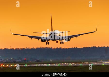 Stoccarda, Germania – 15. Ottobre 2017: SunExpress Boeing 737 all'aeroporto di Stoccarda (Str) in Germania. Boeing è un costruttore di aeromobili con sede a Seattl Foto Stock