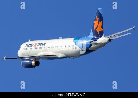 Corfù, Grecia – 14. Settembre 2017: Israir Airbus A320 all'aeroporto di Corfù (CFU) in Grecia. Airbus è un produttore di aeromobili di Tolosa, Francia. Foto Stock