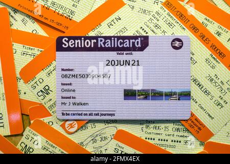 Senior Rail Card Biglietti ferroviari viaggio ferroviario fuori Peak Travel Valido da giugno 2021 Foto Stock