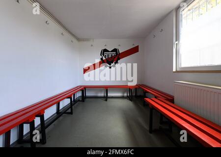 Dresda, Germania. 23 Apr 2021. Vista in una cabina vuota della SG Motor Trachenberge presso il campo sportivo Aachener Straße. Credit: Robert Michael/dpa-Zentralbild/dpa/Alamy Live News Foto Stock