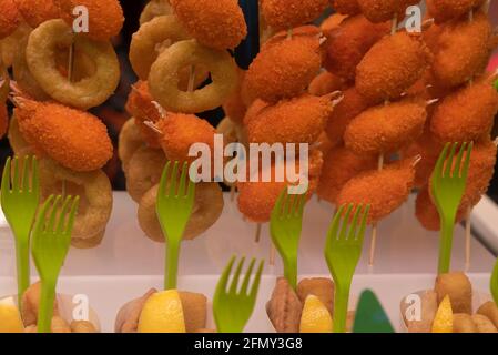 pranzo fast food di strada, confezionato e bello da guardare Foto Stock