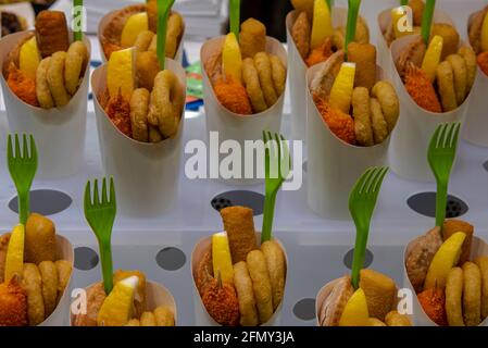 pranzo fast food di strada, confezionato e bello da guardare Foto Stock