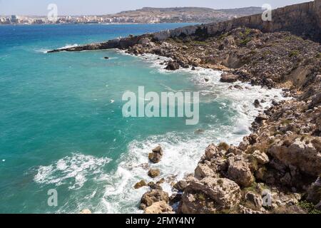 Costa rocciosa vicino a tal Blata, Malta Foto Stock