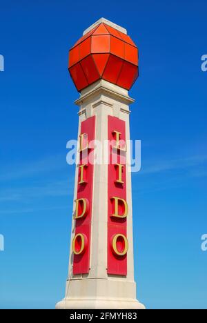 Art Deco Lido segno, Ethelbert terrazza, Margate, Kent, England, Regno Unito Foto Stock