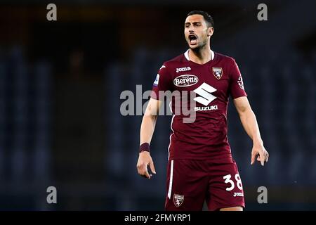 Torino, Italia. 12 maggio 2021. Rolando Mandragora del Torino FC reagisce durante la Serie A partita di calcio tra Torino FC e AC Milan. Credit: Nicolò campo/Alamy Live News Foto Stock