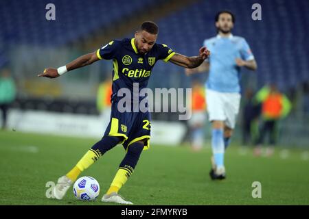 Roma, Italia. 12 maggio 2021. ROMA, Italia - 12.05.2021: HERNANI (PARMA) in azione durante la Serie Italiana UNA partita di calcio 2021 tra SS LAZIO VS PARMA allo stadio Olimpico di Roma. Credit: Agenzia fotografica indipendente/Alamy Live News Foto Stock