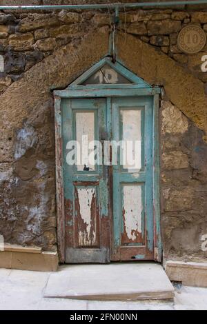 Porta della moschea storica, risalente all'età medievale di Baku. Foto Stock