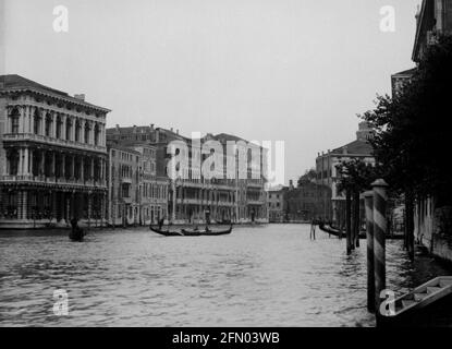 AJAXNETPHOTO. c.1908 -14. VENEZIA, ITALIA. - ALBUM DEL GRAND TOUR; LE SCANSIONI DAGLI ORIGINALI NEGATIVI DEL VETRO IMPERIALE - GRAND CANAL. FOTOGRAFO: SCONOSCIUTO. FONTE: AJAX VINTAGE PICTURE LIBRARY COLLECTION.CREDIT: AJAX VINTAGE PICTURE LIBRARY. RIF; 1900 4 01 Foto Stock