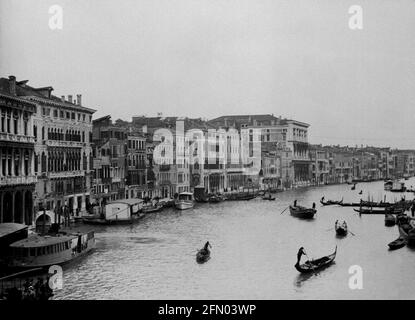 AJAXNETPHOTO. c.1908 -14. VENEZIA, ITALIA. - ALBUM DEL GRAND TOUR; LE SCANSIONI DAGLI ORIGINALI NEGATIVI DEL VETRO IMPERIALE - GRAND CANAL. FOTOGRAFO: SCONOSCIUTO. FONTE: AJAX VINTAGE PICTURE LIBRARY COLLECTION.CREDIT: AJAX VINTAGE PICTURE LIBRARY. RIF; 1900 5 05 Foto Stock