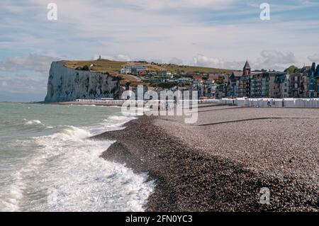 Scogliere e spiaggia di Mers-les-Bains stazione balneare, Somme (80), Hauts-de-France regione, Francia Foto Stock