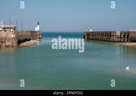 Ingresso al porto di le Treport, Senna Marittima (76), Normandia, Francia Foto Stock