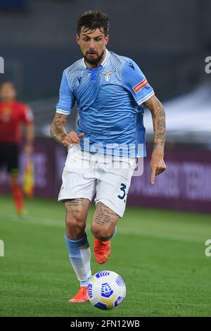 Roma, Lazio. 12 maggio 2021. Francesco Acerbi del Lazio durante la partita di calcio della Serie A League tra Lazio e Parma allo stadio Olimpico di Roma, 12 maggio 2021. Credit: Agenzia fotografica indipendente/Alamy Live News Foto Stock