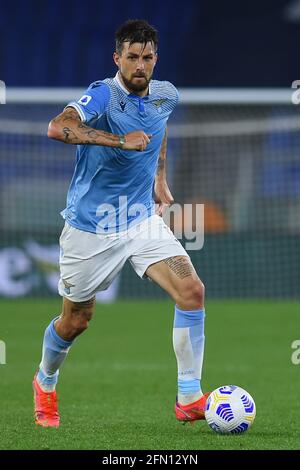 Roma, Lazio. 12 maggio 2021. Francesco Acerbi del Lazio durante la partita di calcio della Serie A League tra Lazio e Parma allo stadio Olimpico di Roma, 12 maggio 2021. Credit: Agenzia fotografica indipendente/Alamy Live News Foto Stock