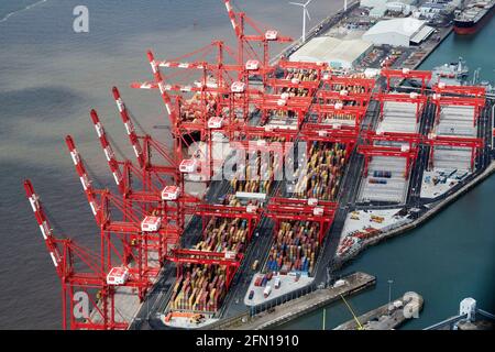 Peel Port, Seaforth Docks, River Mersey, Liverpool, Inghilterra nord-occidentale, Regno Unito. Colpo dall'aria Foto Stock