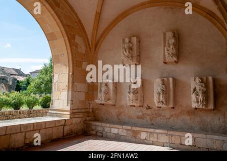 Volte del chiostro di Saint-Sauveur de Charroux abbazia (11 ° secolo), Charroux, Vienne (86), Nouvelle-Aquitaine regione, Francia Foto Stock