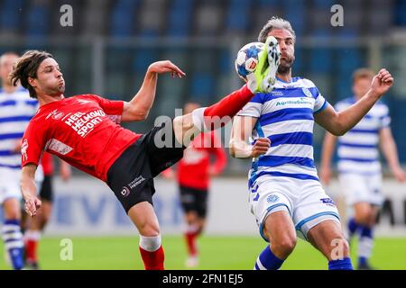 DOETINCHEM, OLANDA - MAGGIO 12: Orhan Dzepar di Helmond Sport, Ralf Seuntjens di De Graafschap durante la partita olandese di Keukenkampioendivisie Foto Stock