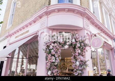 Ingresso ed esterno del negozio Peggy Porschen Chelsea, King's Road, Londra, SW3, Regno Unito Foto Stock