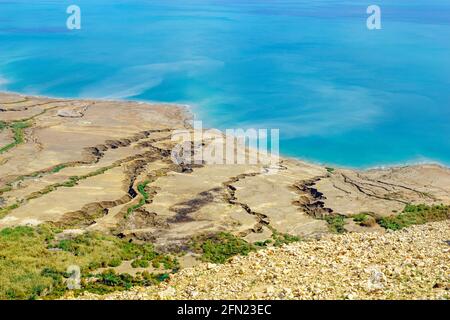 Vista della parte settentrionale del Mar Morto e della riserva naturale di Einot Tzukim (Ein Feshkha), Israele meridionale Foto Stock