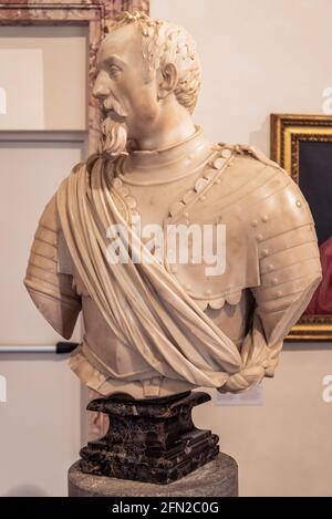 Busto di nobile storico italiano di profilo Foto Stock
