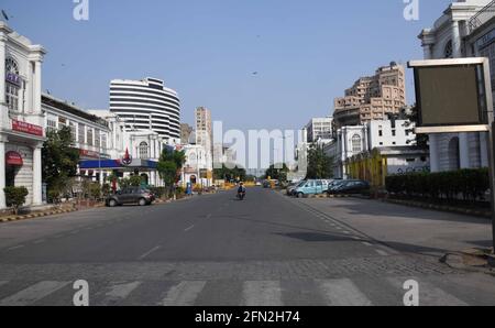 Nuova Delhi, India. 13 maggio 2021. Strade deserte e negozi chiusi sono visti durante un blocco COVID-19 presso il Connaught Place a New Delhi, India, il 13 maggio 2021. Credit: Parta Sarkar/Xinhua/Alamy Live News Foto Stock