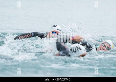 Budapest, Ungheria. 13 maggio 2021. BUDAPEST, UNGHERIA - MAGGIO 13: Lars Bottelier dei Paesi Bassi che si contendono nelle Mens 10 km durante il LEN European Aquatics Championships Open Water Swimming al Lago Lupa il 13 maggio 2021 a Budapest, Ungheria (Foto di Andre Weening/Orange Pictures) Credit: Orange Pics BV/Alamy Live News Foto Stock