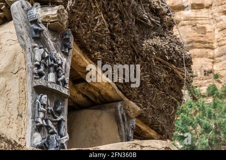 Togu Na Mens meeting house Ireli Dogon Village Bandiagara scarpata, Mali, Africa occidentale Foto Stock