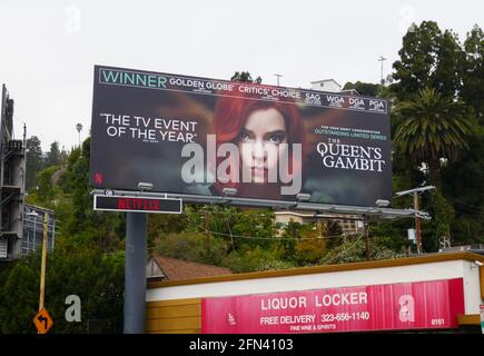 Los Angeles, California, USA 13 maggio 2021 UNA visione generale dell'atmosfera del Queen's Gambit Billboard, originariamente il Doors First Billboard su Sunset Blvd il 13 maggio 2021 a Los Angeles, California, USA. Foto di Barry King/Alamy Stock foto Foto Stock