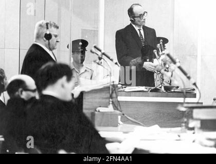 Eichmann, Adolf, 19.3.1906 - 1.6.1962, ufficiale tedesco delle SS, mezza lunghezza, Durante la prova di Eichmann, 2.4.- 15.12.1961, SOLO PER USO EDITORIALE Foto Stock