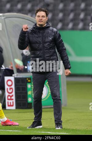 Berlino, Germania. Funo: 13.05.2021 Fuvuball: Calcio: Pokal DFB, stagione finale 2020/21 RB Leipzig - BVB, Borussia Dortmund 1: 4 allenatore Edin TERZIC, BVB, Jubilation | usage worldwide Credit: dpa/Alamy Live News 2021 Foto Stock