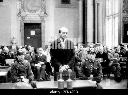 Planck, Erwin 12.3.1893 - 23.1.1945, politico tedesco, davanti alla Corte dei popoli, Berlino, 8.8.1944, REDAZIONALE-USO-SOLO Foto Stock