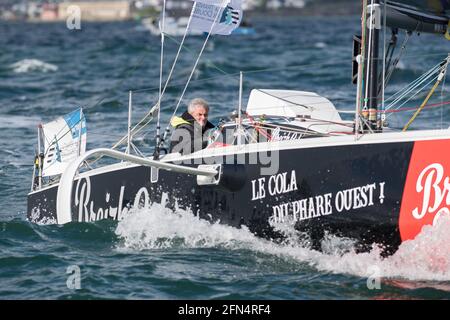 Concarneau, Francia. 13 maggio 2021. Gildas Mahe, Breizh Cola durante la Transat en Double 2021 ( Concarneau - Saint-Barthelemy ), inizia la corsa di vela Figaro 3 Beneteau il 13 maggio 2021 a Concarneau, Francia - Foto Nicolas Pehe/DPPI Credit: DPPI Media/Alamy Live News Foto Stock