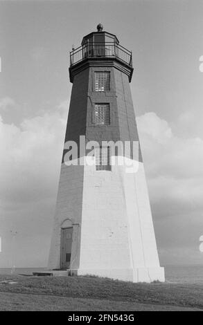 Punto Judith Lighthouse, Narragansett, RI, novembre 1992. Parte di una serie di 35 fari della costa orientale americana fotografati tra novembre 1992 e settembre 1993. Foto Stock