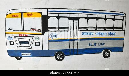 Beawar, Rajasthan, India, 13 maggio 2021: Un murale raffigurante un autobus di trasporto pubblico a stand di autobus stradale durante il blocco COVID-19 in corso a Beawar. Credit: Sumit Saraswat/Alamy Live News Foto Stock