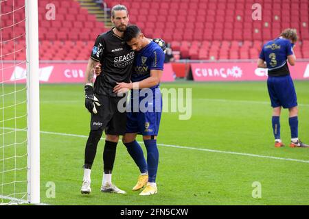 AJAX, OLANDA - MAGGIO 13: Portiere Thorsten Kirschbaum di VVV Venlo e Georgios Giakoumakis di VVV Venlo sguardo espulso dopo essere stato relegato da Foto Stock