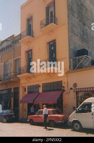 Facciate colorate di case nel quartiere di San Telmo nel centro di Buenos Aires, Argentina, Sud America - immagine archivistica Settembre 2005 Foto Stock