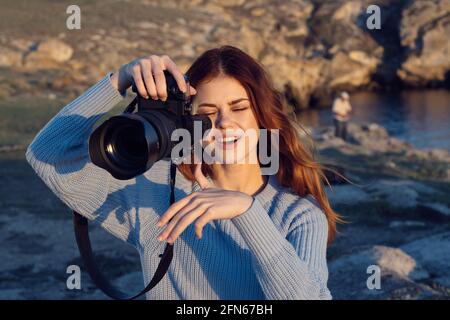 bella donna che è all'aperto natura vacanza professionale Foto Stock