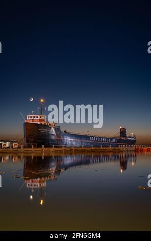 Nave da bagno William G Mather al tramonto Foto Stock