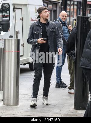 Londra, Regno Unito. 14 maggio 2021. Roman Kemp ha visto partire dopo il suo show FM Capital presso i Global radio Studios di Londra. (Foto di Brett Cove/SOPA Images/Sipa USA) Credit: Sipa USA/Alamy Live News Foto Stock