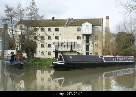 Narrowboat fiume Parndon Mill stort Harlow Essex Foto Stock