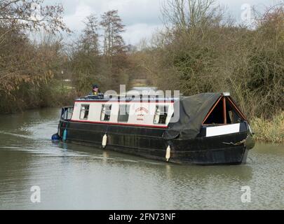 Scalo sul fiume Narrowboat vicino a Parndon Mill Harlow Essex Foto Stock