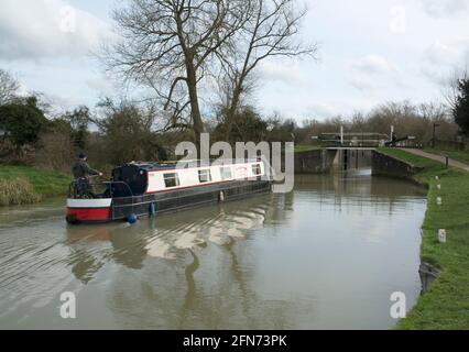 Scalo sul fiume Narrowboat vicino a Parndon Mill Harlow Essex Foto Stock