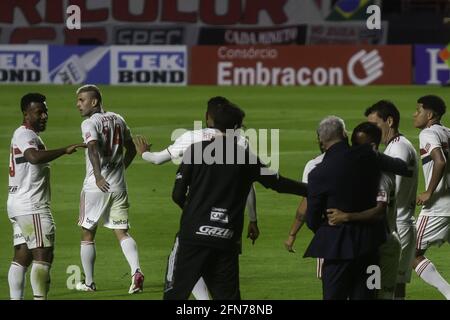 San Paolo, San Paolo, Brasile. 14 maggio 2021. (SPO) quarti di finale del Campionato Paulista. 14 maggio 2021, Sao Paulo, Brasile: Partita tra Sao Paulo e Ferroviaria, valida per i quarti di finale del Paulista Football Championship, che si tiene allo stadio Morumbi, venerdì sera (14). La squadra di San Paolo ha vinto 4 x 2. I gol sono stati segnati da Gabriel Sara, Liziero, Igor Vinicius e Pablo. Credit: LECO Viana/TheNews2 Credit: LECO Viana/TheNEWS2/ZUMA Wire/Alamy Live News Foto Stock