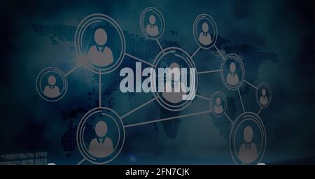 Rete di più icone di profilo ed elaborazione dei dati in tutto il mondo mappa su sfondo blu Foto Stock