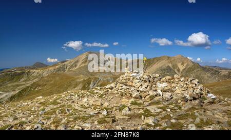 Vista dalla cima del Pic de la Dona (Pyrénées Orientales, Occitanie, Francia) ESP: Vistas desde la cima del Pic de la Dona (Cataluña, España) Foto Stock