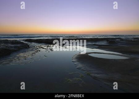 Scenico tramonto stagionale presso la Jolla Cove Tide Pools, a San Diego California Meridionale USA. Foto Stock