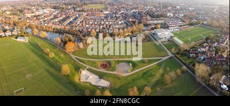 Vista aerea di Dorking nelle colline di Surrey, Regno Unito Foto Stock