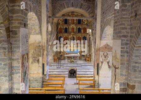 Chiesa romanica di Santa Maria de Cap d'Aran, a Tredòs, Interior views (Valle d'Aran, Catalogna, Spagna) ESP: Iglesia románica de Cap d'Aran, Tredòs Foto Stock